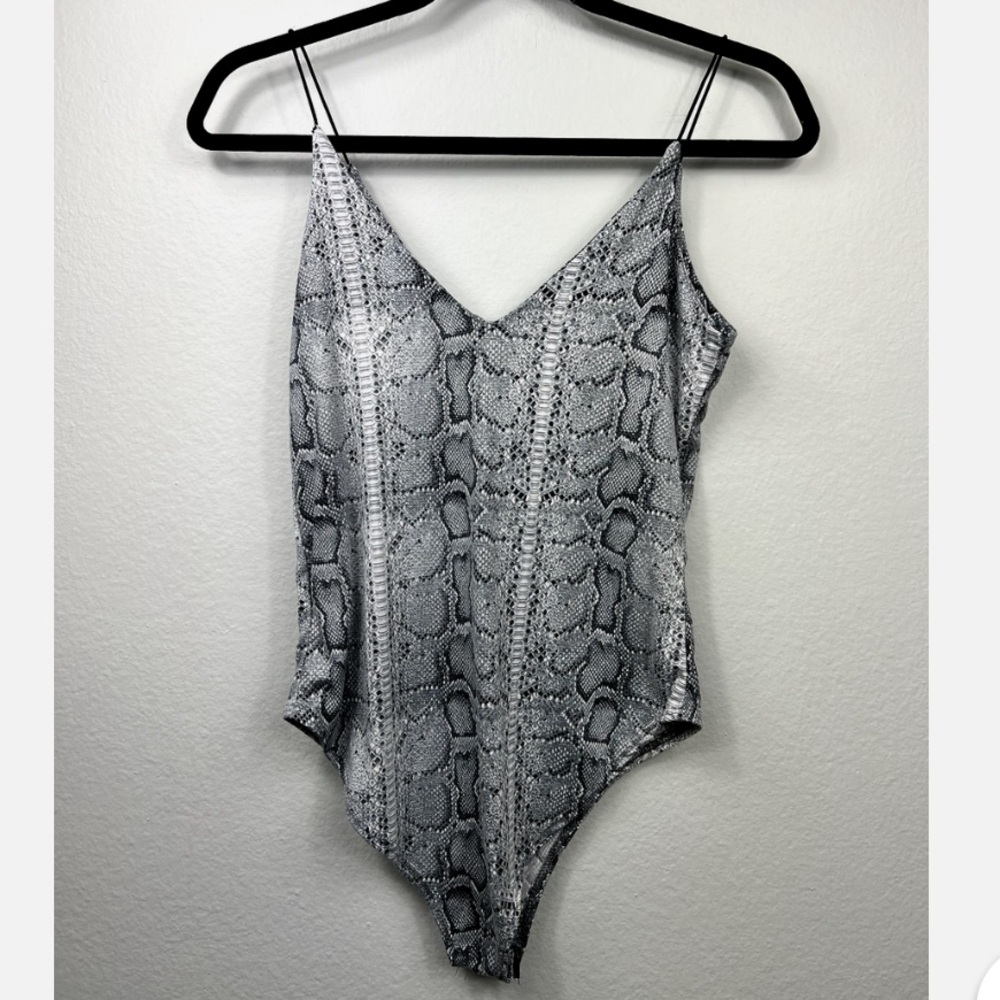 gaze Gray Snake Print Bodysuit